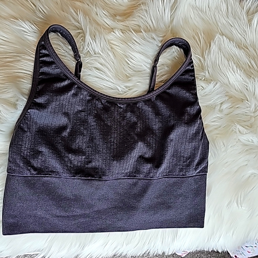 Like New! PINK Active Seamless and Lightly Lined Bra